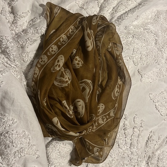 Authentic Alexander McQueen Silk Scarf - Picture 4 of 4